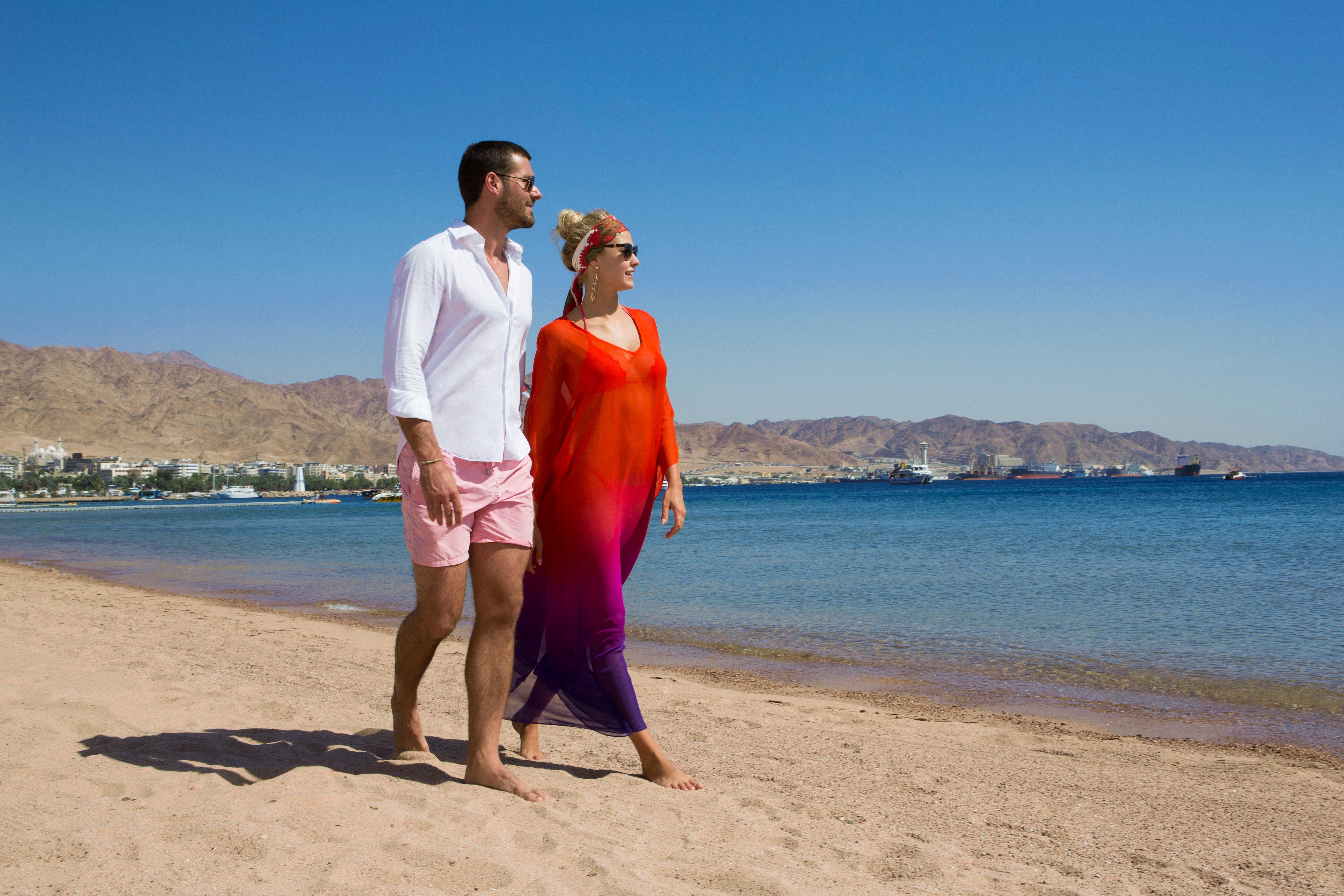 Intercontinental Aqaba By Ihg Hotel Ngoại thất bức ảnh Tourists on the beach of Sharm El Sheikh
